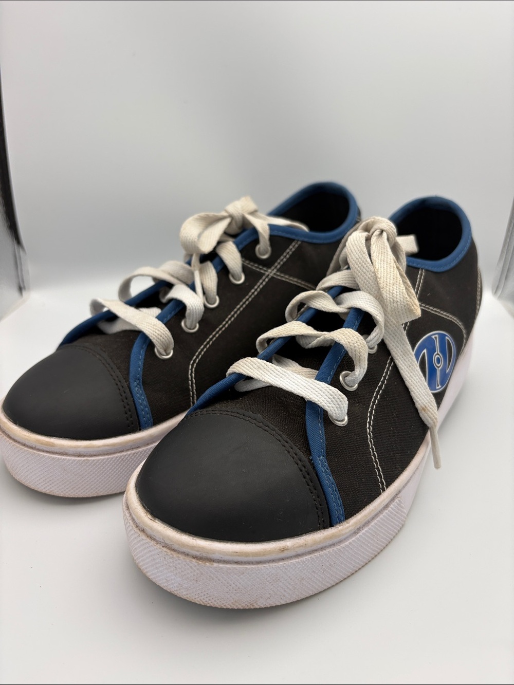 Heelys Wheeled Youth Shoes - Noble X2 - Youth Size 6 - Blue/Black